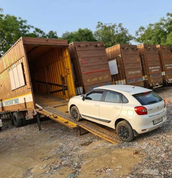 Car transport in Lucknow